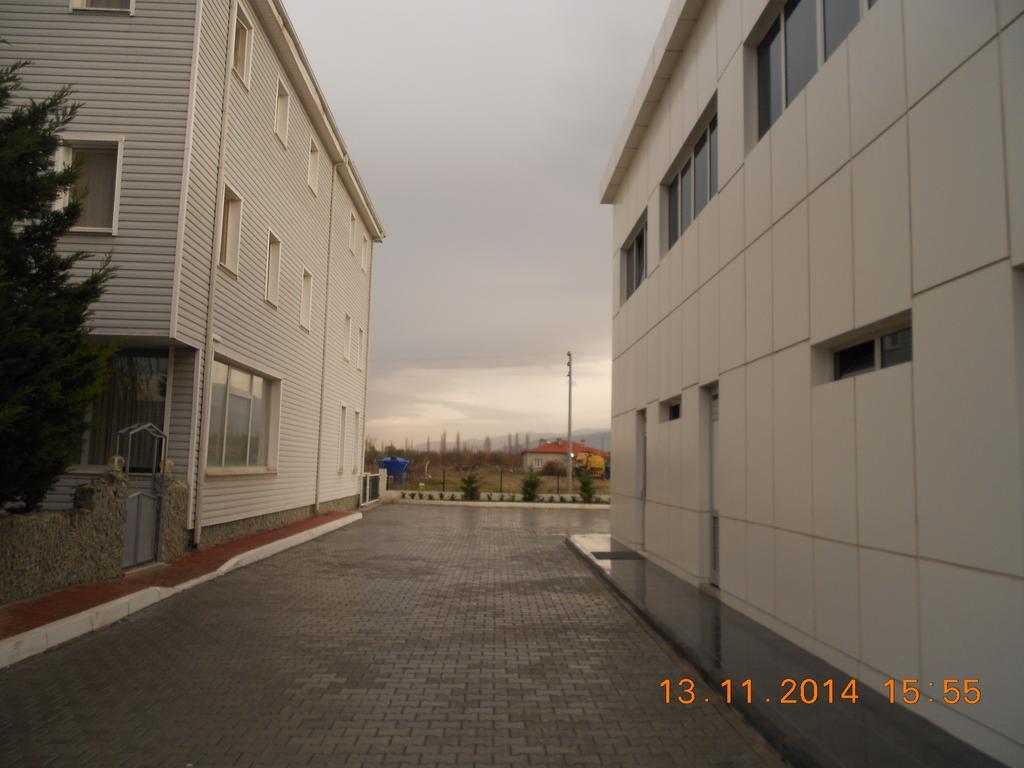 Yasar Hotel Sultandagi ภายนอก รูปภาพ