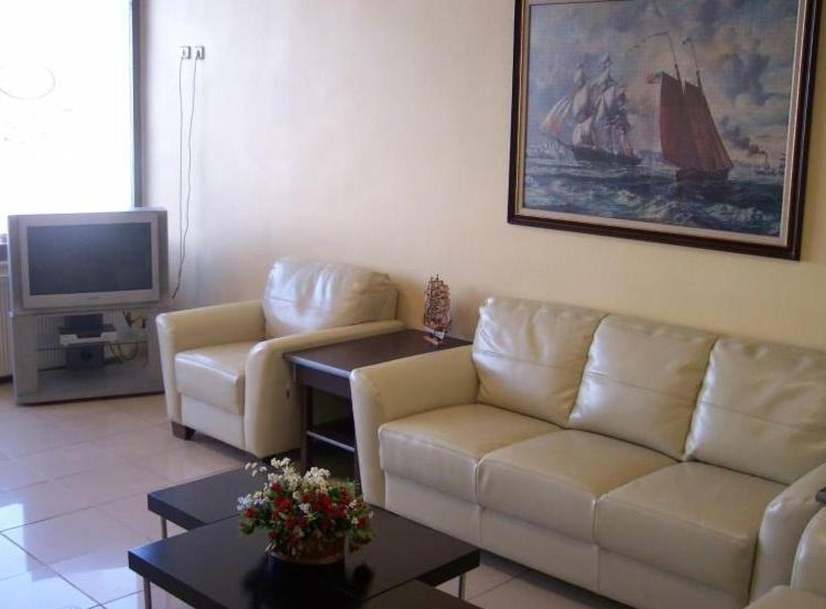 Yasar Hotel Sultandagi ภายนอก รูปภาพ